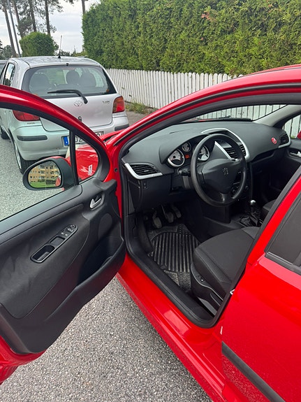 Peugeot 207 5 of 8