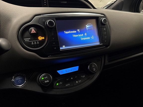 Toyota Yaris 8 of 19