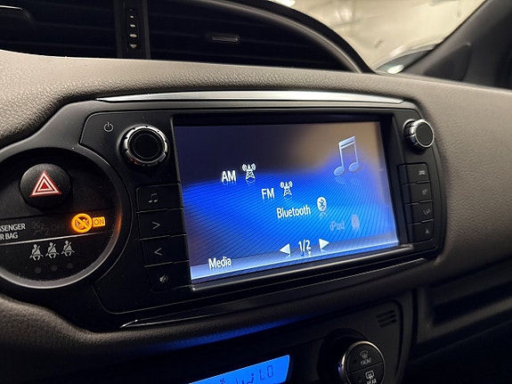Toyota Yaris 9 of 19