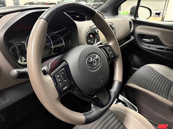 Toyota Yaris 4 of 19