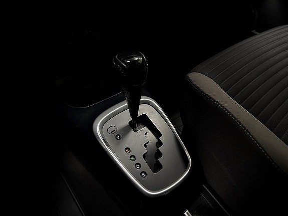 Toyota Yaris 18 of 19