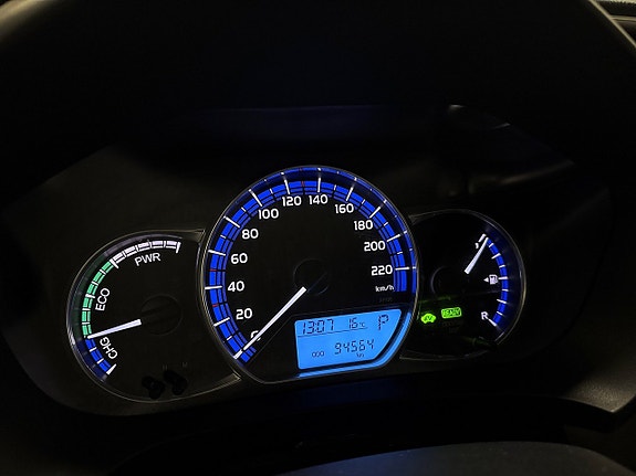 Toyota Yaris 3 of 19