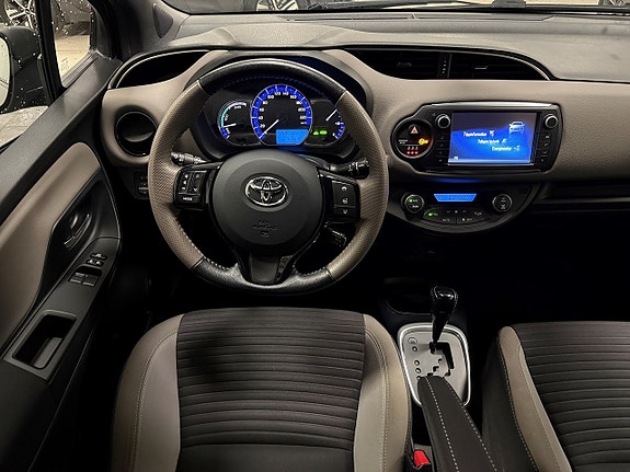 Toyota Yaris 14 of 19