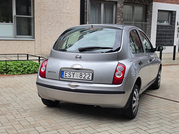 Nissan Micra 4 of 10