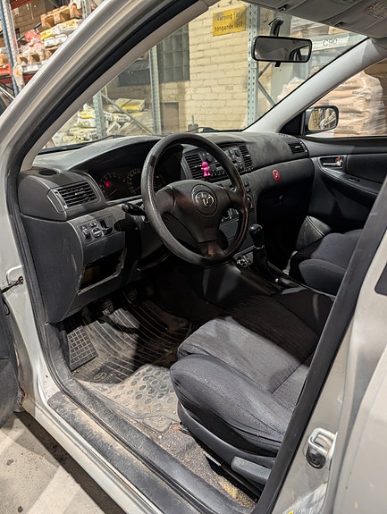 Toyota Corolla 5 of 6