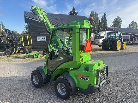 Avant 640 med DLX Hytt 3 of 6