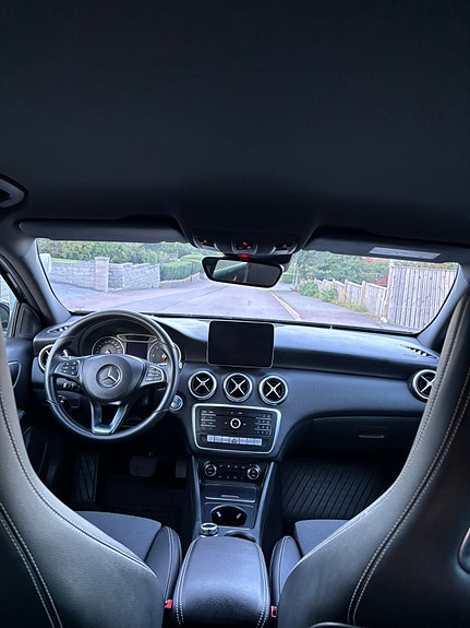 Mercedes-Benz A200 d 7 of 10