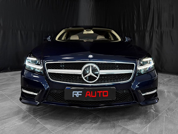Mercedes-Benz CLS500 5 of 30