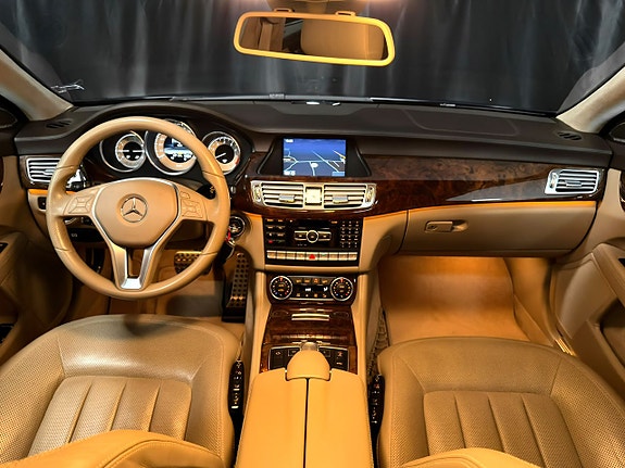 Mercedes-Benz CLS500 19 of 30