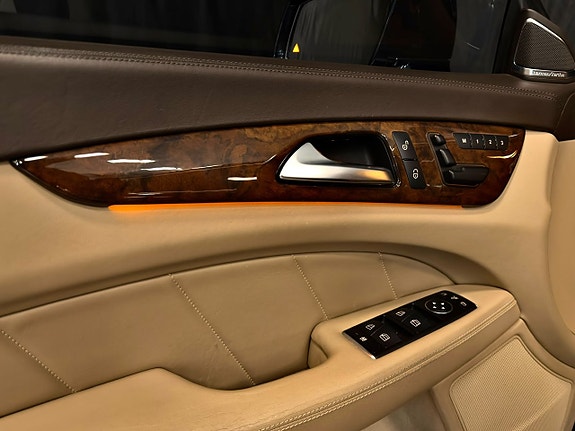 Mercedes-Benz CLS500 16 of 30