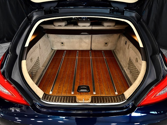 Mercedes-Benz CLS500 14 of 30
