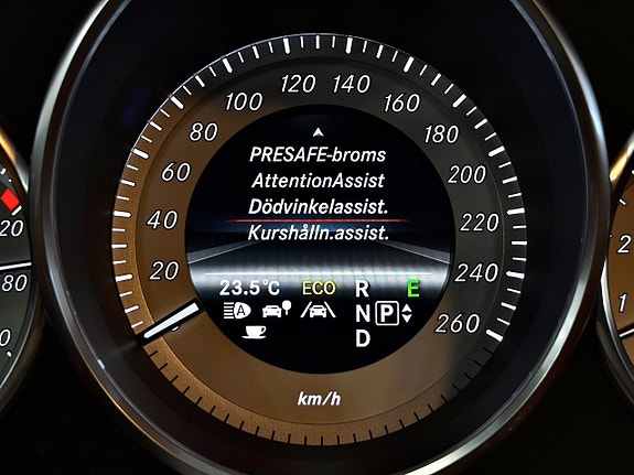 Mercedes-Benz CLS500 23 of 30