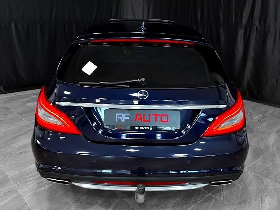 Mercedes-Benz CLS500 12 of 30