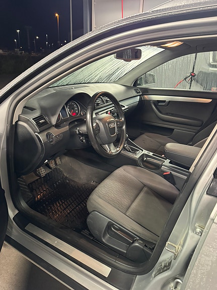 Audi A4 5 of 6