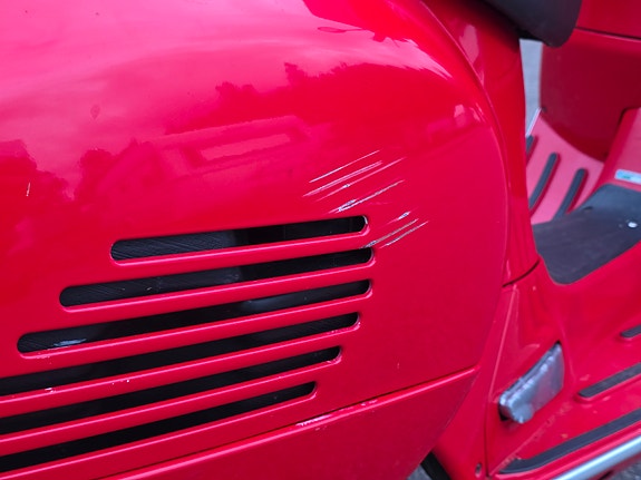Piaggio Vespa GTS 300 Super 7 of 8