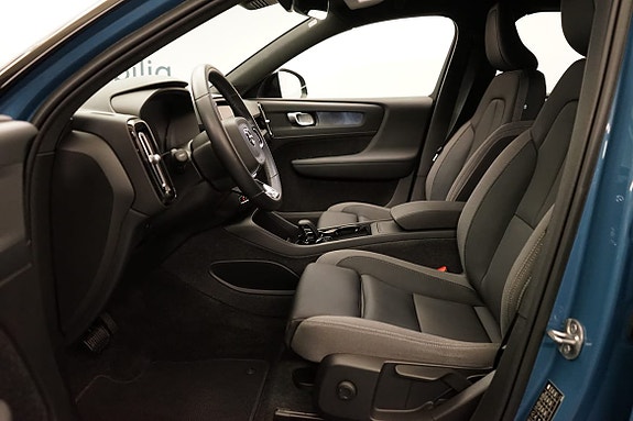 Volvo XC40 5 of 19