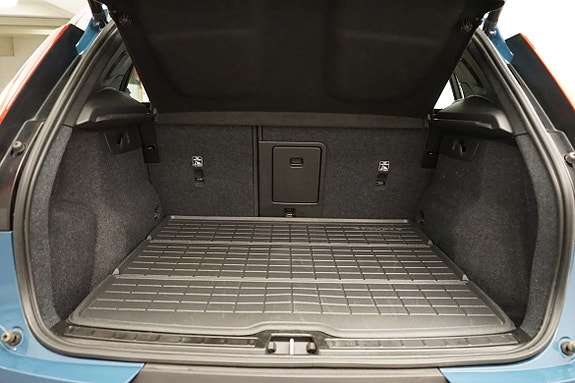 Volvo XC40 8 of 19