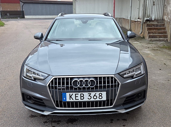 Audi A4 allroad 2 of 11