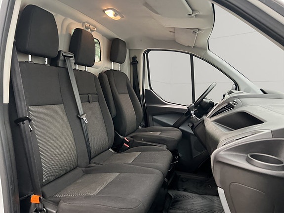 Ford Transit Custom 26 of 30