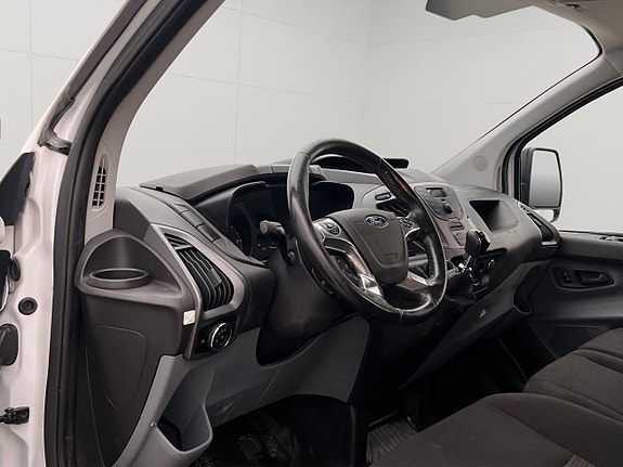 Ford Transit Custom 18 of 30