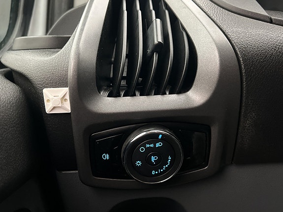 Ford Transit Custom 17 of 30