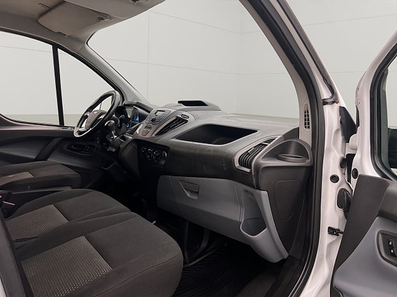 Ford Transit Custom 27 of 30