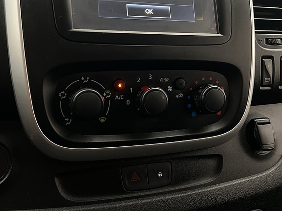 Renault Trafic 26 of 30