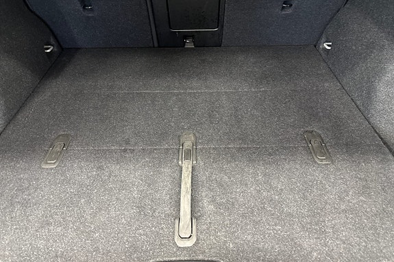 Volvo XC40 13 of 22