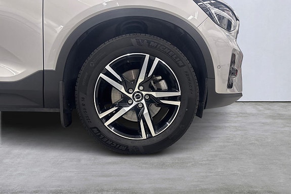 Volvo XC40 14 of 22