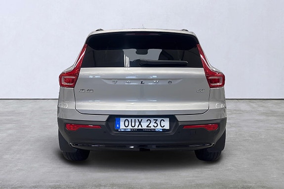 Volvo XC40 5 of 22