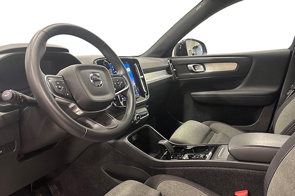Volvo XC40 8 of 22