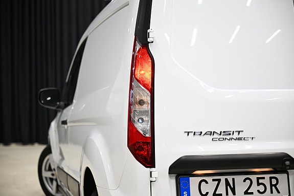 Ford Transit Connect 13 of 30