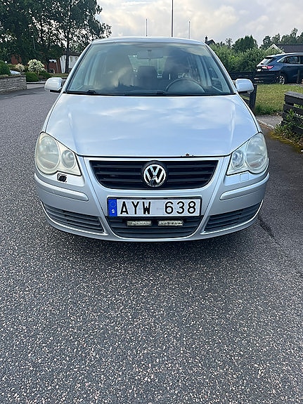 Volkswagen Polo 2 of 6