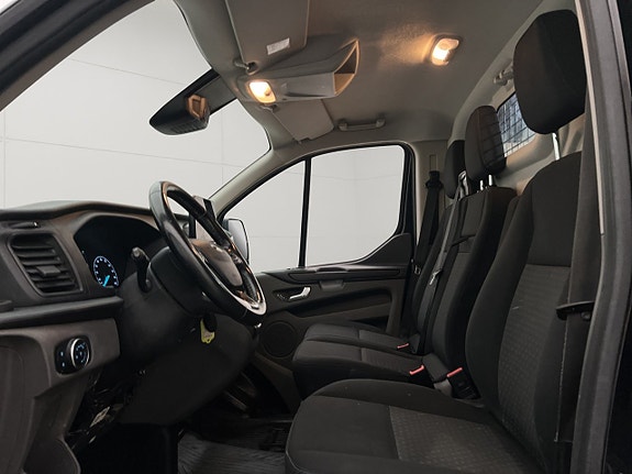 Ford Transit Custom 16 of 30