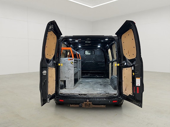 Ford Transit Custom 13 of 30