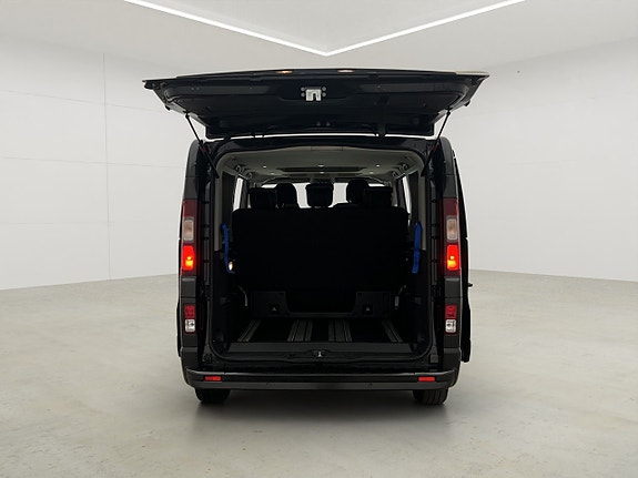 Renault Trafic 12 of 30
