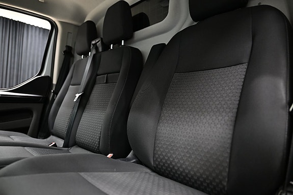 Ford Transit Custom 24 of 30