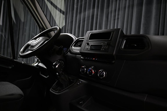 Nissan NV400 22 of 22