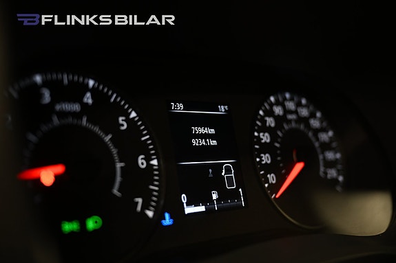 Nissan NV400 16 of 22