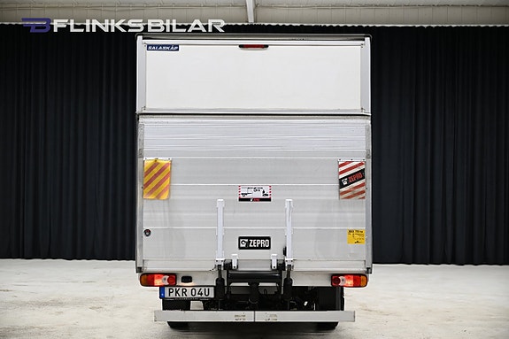 Nissan NV400 10 of 22