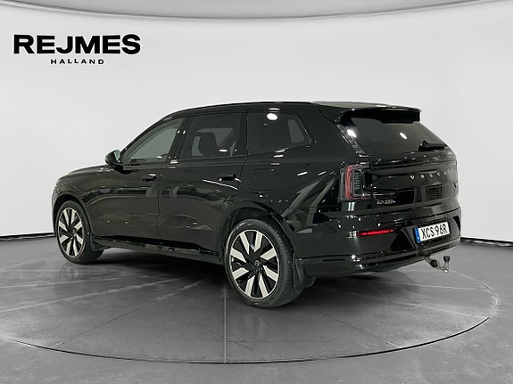Volvo EX90 2 of 15