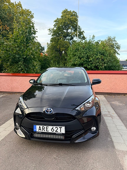 Toyota Yaris 4 of 12