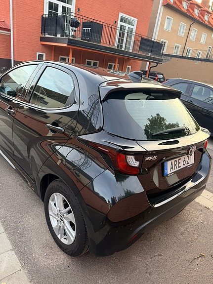 Toyota Yaris 3 of 12