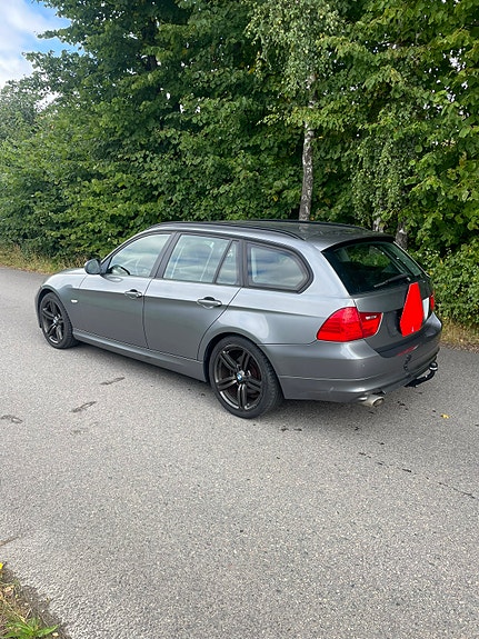 BMW 320d 4 of 7