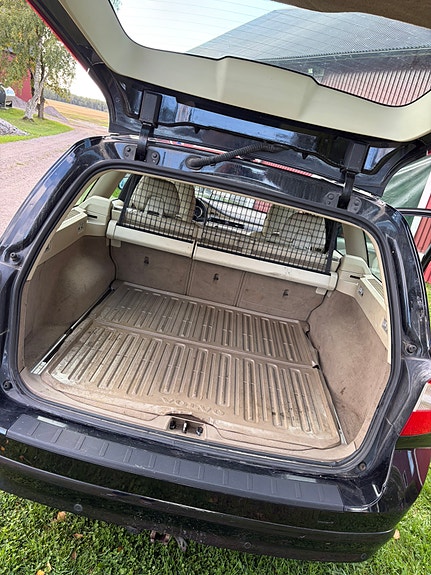 Volvo V70 4 of 9