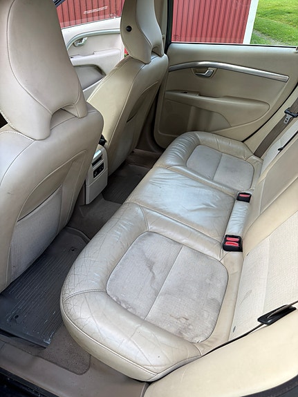 Volvo V70 5 of 9