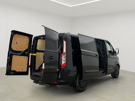 Ford Transit Custom 13 of 30