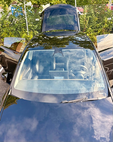 Tesla Model Y 9 of 27