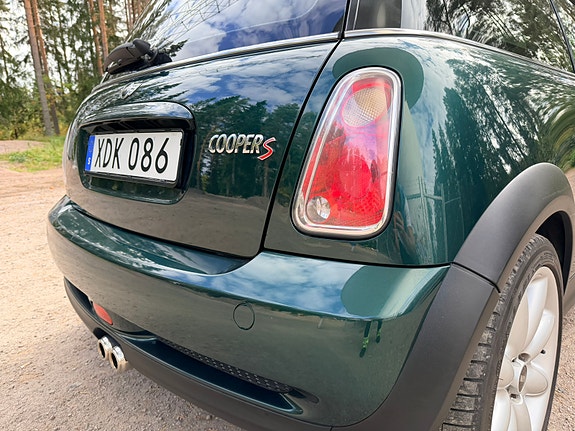 MINI Cooper S 7 of 16