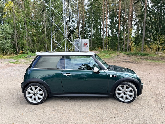 MINI Cooper S 4 of 16